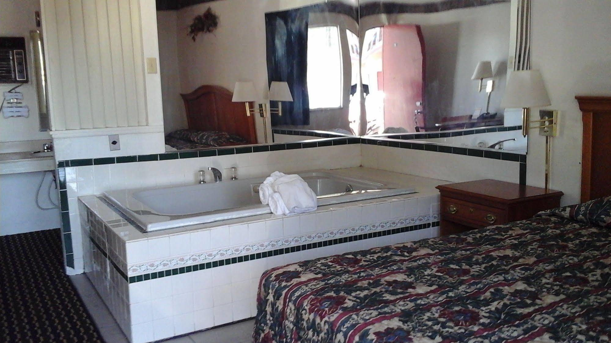 Roosevelt Park Seaway Motel מראה חיצוני תמונה